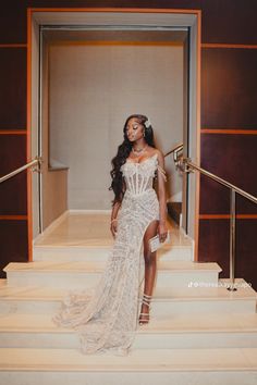 Silver Met Gala Dresses, White Md Dresses, White Diamond Prom Dress, Birthday Party Fits Casual, Prom Outfit Inspiration, White Matric Dance Dresses, Graduation Outfit Ideas Black Dress, Met Gala Prom Theme Dress, Hoco Dress Black Women