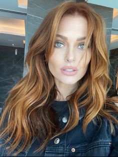 New hair color for Caroline ReceveurGinger hair for autumn/winter seasons Caroline Receveur Hair, Copper Blonde Hair, Red Hair Inspo, Hair Color Auburn, Ombré Hair, Hair Affair