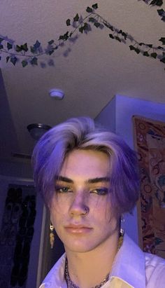 Feminine Male Hairstyles, Guys With Purple Hair, Masculine Makeup, Guys With Nose Piercings, Ftm Haircut, Boys Colored Hair, Men Blonde Hair, Mens Hair Colour, Girls Short Haircuts