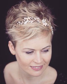 Curly Pixie Wedding Hair, Pixie Cut Wedding Hair, Pixie Cut Bride, Bride Short Hairstyles, Pixie Cut Wedding Hairstyles, Pixie Bride, Short Bridal Hair, Wedding Haircut