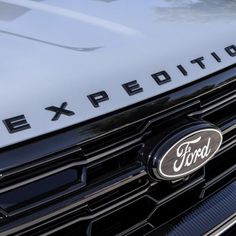 2025 Ford Expedition: Fresh Styling, Digital Experiences, New Split Tailgate & Rugged Tremor Model