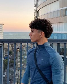 Mullet Haircuts, Taper Fade Short Hair, Fade Haircut Curly Hair, Taper Fade Curly Hair, Men's Curly Hairstyles, Curly Hair Fade, Mens Haircuts Short Hair, Men Haircut Curly Hair, Taper Fade Haircut