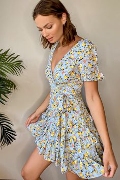 Tiered Ruffle Mini Dress, Frill Mini Dress, Blue Floral Print Dress, Cute White Dress, Tiered Ruffle Skirt, Tiered Skirts, Model Outfits, Backless Mini Dress