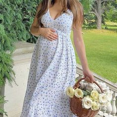 #maternity #emilymalhore Pretty Pregnant Outfits, Summer Pregnancy Outfits, Maternity Dresses Summer, Pregnancy Looks