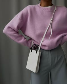 Pastel Outfits, Look Rose, Cute Skirt Outfits, Grey Trousers, Mode Inspo, 가을 패션, Grey Pants, Autumn Outfit, Mode Inspiration