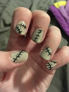 Easy Cute Halloween Nails, Oogie Boogie Disneybound, Oggie Boogie Nail Designs, Oogie Boogie Nails Short, Scene Nails Short, Emo Nails Short, Emo Short Nails, Alt Nails Designs, Emo Nail Ideas