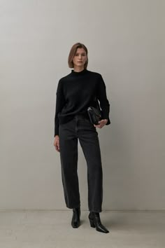 With a relaxed silhouette and split sleeves, The Mock Neck sweater is the most versatile piece to take you from casual to chic. This comfortable knit will be your ultimate staple this season. Black Mockneck Outfits, Mock Neck Long Sleeve Outfit, Mockneck Outfits, Oversized Black Sweater Outfit, Mockneck Sweater Outfit, Mockneck Top Outfit, Black Turtleneck Sweater Outfit, Mock Turtleneck Outfit, Mock Neck Sweater Outfit