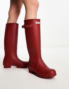 Hunter Boots Red, Red Hunter Boots Outfit, Red Rain Boots Outfit, Hunter Rain Boots Outfit, Red Wellies, Tall Hunter Boots, Red Hunter Boots, Rain Boot Outfit, Gum Boot