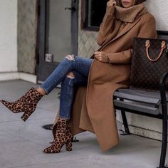 Lolario Style, Print Boots Outfit, Winter Mode Outfits, Edm Festival Outfit, Animal Print Boots, Leopard Print Boots, Knitwear Fashion