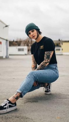 #lgbtq #bisexual #tattoos #queer #lesbian #wlw #aesthetic #hipster Tattooed Masc Women, Queer Female Fashion, Elder Emo Style, Androgyny Fashion Women, Simple Punk Outfits, High Waisted Black Jeans Outfit, Female Masculine Outfits, Lipstick Lesbian Fashion, Edgy Tomboy Fashion