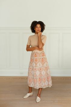 Statement Skirt, Bohemian Fall, Feminine Details, Neutral Shades, Simple Top, Floral Midi Skirt, Layered Tops, Low Iron, Skirt Leggings