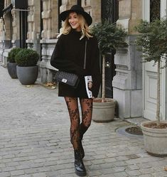 10 Pantyhose That Prove They Are Back In Style - Society19 Pattern Tights Outfit, Patterned Tights Outfit, Pantyhose Outfit, Pattern Tights, Tights Outfits, Lace Tights, Fresh Outfits, Patterned Tights, Flirty Dresses