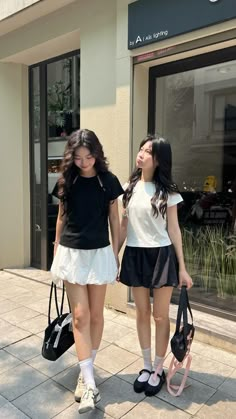 Shojo Girl, Choi Hee, Clean Girl, Simple Outfits, Fashion Inspo Outfits, Casual Looks, Outfit Inspirations, Fashion Inspo, Casual Outfits