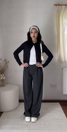 Classy Ootd Casual, Outfit Ideas Corporate, Sweater Vest Top Outfit, Formal Outfits For Cold Weather, Office Semi Casual Outfit, Everyday Outfits University, Jakarta Outfit Ideas, Plaid Pants Outfit Women Work, Modest Sophisticated Outfits