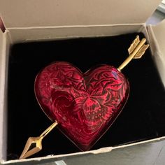 Vintage Avon 1996 Hearts Afire Red Enamel Heart Arrow Pin W Box In Original Box Avon Jewelry Vintage, Avon Fragrance, Angel Brooch, Pin Pals, Large Wreath, Avon Jewelry, Heart Brooch, Vintage Lettering, Vintage Pearls