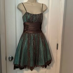 Style 10126, Nwt, Short With Beautiful Overlay. Homecoming Dresses 90s Inspired, Coro Dresses Short, Homecoming Dresses Fairy Grunge, Fairy Grunge Homecoming Dress, Fancy Short Dresses Silver Green, 2000s Dresses Formal, Winter Formal Short Dresses, 2000s Hoco Dress, Short Green Fairy Dress