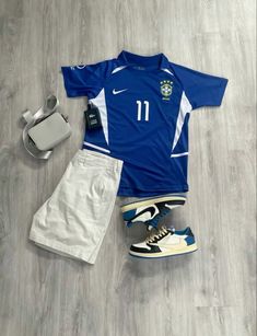 Soccer Jersey Fits Men, Football Kits Outfit, Soccer Outfits Men, Jersey Football Outfit, Football Outfit Men, Soccer Jersey Outfit Men Fashion, Blokecore Outfits Men, Vintage Football Jersey Outfit, Bloke Core Outfits Men