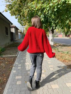 Handmade Oversized Sweater Coat For Fall, Handmade Knit Sweater Coat For Fall, Trendy Hand Knitted Sweater For Fall, Trendy Hand Knitted Fall Sweater, Handmade Oversized Sweater For Fall, Casual Handmade Oversized Sweater Coat, Oversized Winter Knitting Pattern, Trendy Slouchy Knitted Sweater, Oversized Acrylic Sweater Coat With Chunky Knit