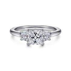 three stone princess cut diamond engagement ring