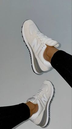 Comfy Tennis Shoes, White New Balance Sneakers, Cute New Balance, Walking Accessories, New Balance Tennis Shoes, Cute Running Shoes, White New Balance, Womens New Balance, Casual Shoes Women Sneakers