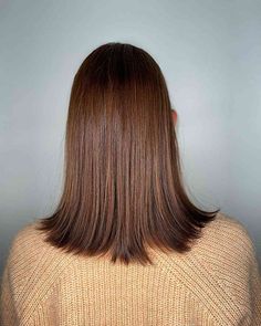 57 Hottest Shoulder-Length Bob Haircuts to See Before You Decide Wavy Layered Hair, Layered Thick Hair, Layered Haircuts With Bangs, Thick Hair Styles Medium, Layered Curly Hair, Thick Hair Cuts