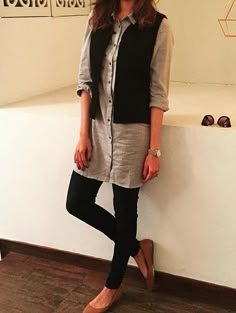 kurta with jacket style Outfit Ideas For Indian Women, Formal Outfit Ideas, Indian Formal Wear, Formal Wear Women, Diesel Punk, Office Wear Women, Kurta Designs Women