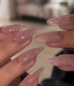 Long Engagement Nails, Almond Velvet Nails, Good Glitter Nails, Sns Glitter Nails, Basic Glitter Nails, Pageant Nails Ideas, Nude Glittery Nails, Cream Glitter Nails, Nude Nails Glitter Tips