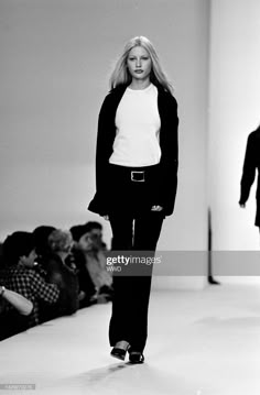 90s Calvin Klein Runway, Calvin Klein 90s Campaign, Calvin Klein 90s Runway, Calvin Klein Editorial 90s, 90s Model Style, Kate Moss 90s Runway Calvin Klein, Calvin Klein 1990s Campaign, Calvin Klein 2000 Runway, Calvin Klein Aesthetic