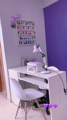 Nail Studio At Home Ideas, Mini Nail Salon At Home, Garage Nail Room, Purple Nail Room, Nail Corner At Home, Sala Nail Designer, Nails Room Ideas Home, Nail Tech Room Ideas Home, Mesa Nail Designer