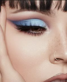 Face Art Makeup, Chic Makeup, Makijaż Smokey Eye, Blue Eyeshadow, Makeup Gift, Fantasy Makeup, Makeup Pictures, Blue Eye