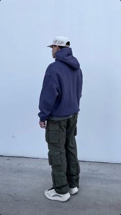 Full Black Outfit Men Street Styles, Yeezy 700 V3 Outfit Mens, Yeezy 700 Outfit Men, Men Graduation Outfit, Skater Wear, Streetwear Lookbook, Yeezy Outfit, Black Outfit Men, Pants Outfit Men