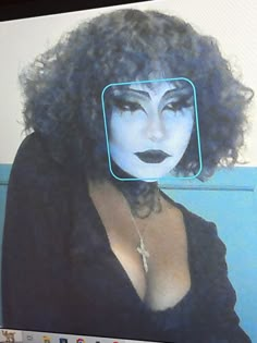 Trad Goth Makeup Dark Skin, Goth Makeup On Black Women, Gothic Makeup Easy, Blue Trad Goth Makeup, Trad Goth Eyebrows, Black Goth Girl Makeup, Goth Makeup Traditional, Beginner Trad Goth Makeup, Goth Makeup No White Base