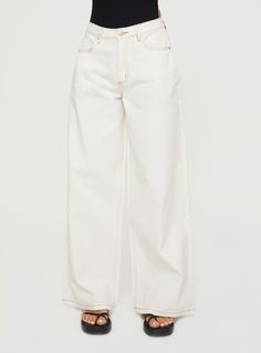 Princess Polly Petite   Wide leg jeans     Mid-rise fit, belt looped waist, button and zip fastening, four pocket design, relaxed fitting  Non-stretch, unlined   100% cotton  Cold gentle machine wash White Wide Leg Jeans, Festival Pants, Fleece Dress, Casual Rompers, Sweatshirt Set, Outerwear Outfit, Loungewear Sets, Casual Tank Tops, Tops Fall