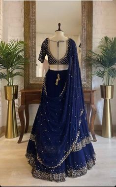 Add some sparkle to your wardrobe with these stunning Pakistani Designer Heavy Indian Lengha Lehenga Choli! Available in beautiful blue color, stitched up to size S,XL(44 inches), made with heavy georgette material. Perfect for weddings and parties. Get your hands on this ethnic wear now! #PakistaniDesigner #LehengaCholi #WeddingWear #EthnicFashion #BridalFashion #eBay #eBayStore #eBaySeller #Lengha #Blue #India #HeavyGeorgette #Doesnotapply #Women #BridalFashion https://www.ebay.com/itm/29... Indian Lenghas, Blue Lengha, Indian Lengha, Red Lehenga Choli, Desi Dress, Lehenga Choli For Women, Choli For Women, Bridal Lehenga Designs, Simple Lehenga