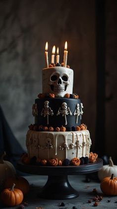 Manly Wedding, Halloween Torte, Pasteles Halloween, Gothic Cake, Dessert Halloween, Recetas Halloween, Elegant Halloween Decor, Halloween Birthday Cakes, Skull Cake