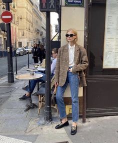 Camel Blazer Outfits Women, Oversized Blazer Outfit, Blue Blazer Outfit, Back To Office, Capsule Wardrobe Casual, Classic Style Outfits, Blazer Outfit, Europe Fashion