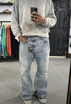 Soft Core Men Outfits, Baggy Jean Outfits Men, Men’s Clothes Y2k, New Balance 550 Outfits Guys, White Shoes Outfit Men Casual, Outfits For Guys Street Style, Men’s Outfit Aesthetic, Streetwear Men Outfits Casual, Baggy Men Outfit