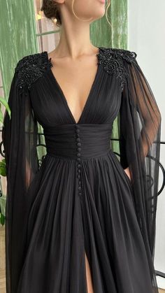 Black Tulle Prom Dress, Prom Gown Elegant, Mom Prom, Evermore Fashion, Matric Farewell, Princess Hours, Black Chiffon Dress, Evening Gowns With Sleeves