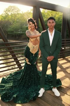 Uniqie Prom Dresses, Posion Ivy Prom Dress, Gold And Emerald Dresses, 2023 Prom Dresses Black Women, Green And Gold Prom Dress Black Women, Money Green Prom Dress, Jamaican Prom Dress, Enchanted Garden Prom Dress Ideas, Emerald Green And Gold Prom Couple