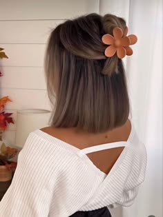 Clip Hairstyles, Peinados Fáciles Para Cabello Corto, Short Hair Tutorial, Hairdos For Short Hair, Penteado Cabelo Curto, Hair Styles Easy, Cute Hairstyles For Short Hair, Short Hair Updo, Short Hair Styles Easy