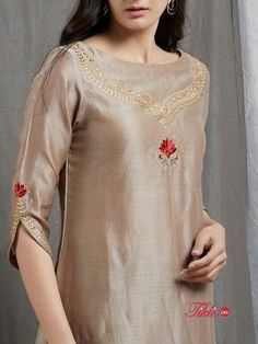 Latest Sleeves Design Suit Sleeves Design, Sleeves Design For Kurtis, Designs For Kurtis, Manset Lengan, Design Kurta, Silk Kurti Designs, Indian Kurti Designs, Kurti Sleeves Design, Indian Designer Suits