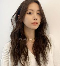 Volume Straight Hair, Hairstyle 2022, Midi Hair, Edgy Long Hair, Asian Long Hair, Asian Hairstyles, Korean Hairstyles, Long Hair Style, Hair Color Asian