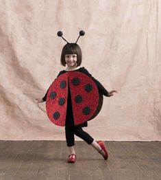 Diy Ladybug Costume, Best Toddler Costumes, Halloween Kostüm Baby, Unique Toddler Halloween Costumes, Diy Ladybug, Easy Halloween Costumes Kids, Bug Costume, Meme Costume, Ladybug Costume