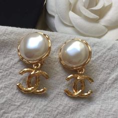 Jewelry Accessories Ideas, Chanel Paris, Material Girl, Chanel Fashion, Pearl Set, Future Plans, Certificate Of Authenticity, Gold Pearl