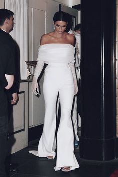 @ellamariaisobel ... Kendall Jenner Met Ball 2018 Unique Formal Dresses Short Classy, Kendall Jenner 2018 Met Gala, Kendall Jenner Off White, Look Gatsby, Kendall Jenner Met Gala, Stile Kendall Jenner, Met Gala Outfits, Kendall Style, Chique Outfits