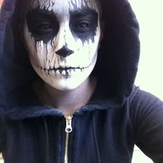 Halloween makeu-skull for man Colorful Halloween Makeup, Scary Halloween Makeup, Halloween Hombre, Meme Costume, Style Comic, Makeup Themes, Diy Halloween Makeup, Clown Halloween