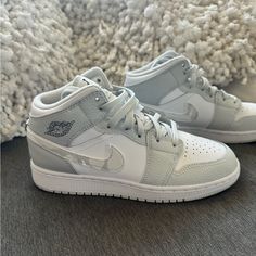 Grey Camo Jordan 1 Mid, Size 5.5 Men’s Or 7 Women’s. Never Been Worn And Are In Perfect Condition. 100% Authentic. Cute Jordans Shoes, Best Shoes For Women, Shoes Nike Women, Grey Jordans, Pretty Sneakers, Nike Fashion Shoes, Preppy Shoes, Pretty Shoes Sneakers, All Nike Shoes