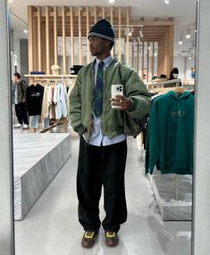 Green Jacket Men Outfits, Jacket Green Outfit, Green Asics, Green Carhartt Jacket, Carhartt Jacket Outfit, Caps Outfit, Green Jacket Outfit, Baggy Jacket, Business Core