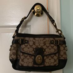 Beautiful Coach Bag In Excellent Condition. A Few Minor Scuffs From Natural Wear And Tear. Coach Edie Shoulder Bag, Vintage Coach Bag, Coach Leather Bag, Dream Bags, Luxury Bags Collection, Dream Fashion, Coach Tote Bags, Dream Aesthetic, Buy List