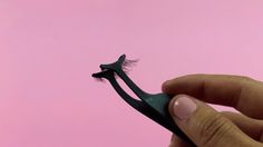 How to Use the Magnetic Eyelash Applicator Tool Beauty Hacks Eyelashes, Beauty Hacks Lips, Magnetic Lashes, Magnetic Eyelashes, Diy Health, Make Me Up, Beauty Stuff, Simple Skincare, Being Used